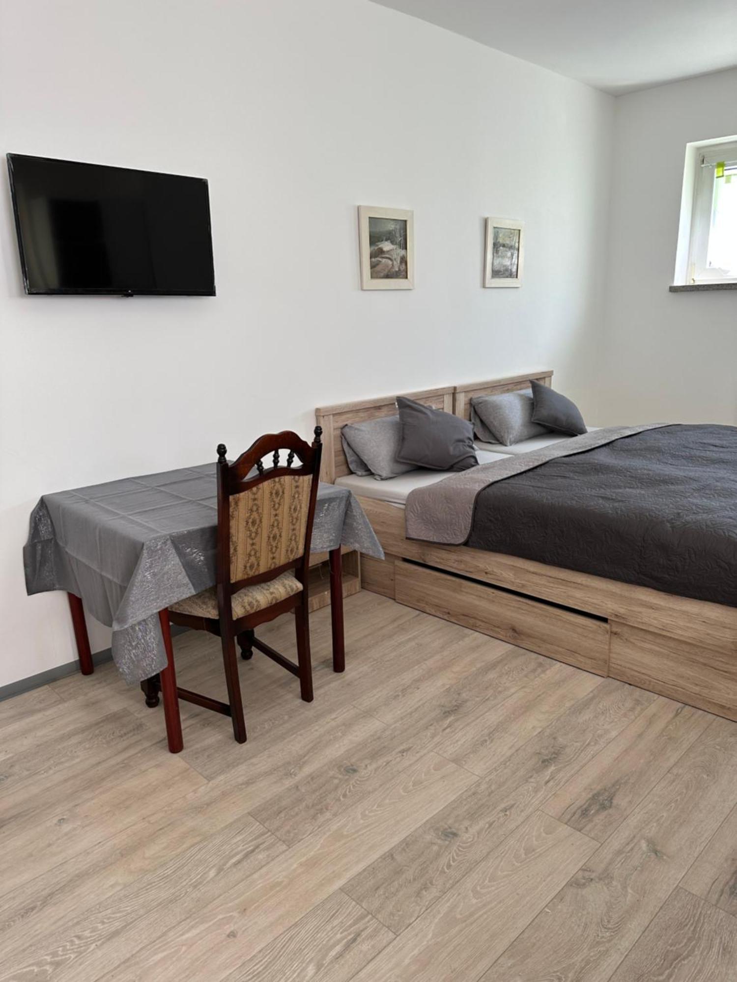 Ein Zimmer Wohnung Am Markt Oelsnitz  Екстериор снимка